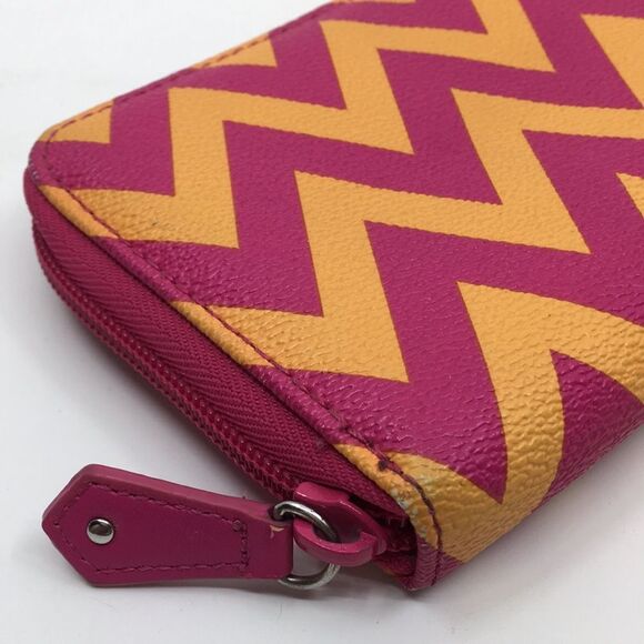 Vera Bradley Ziggy Zags Chevron Accordion Wallet - Picture 9 of 16